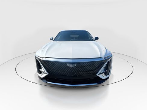Used 2025 Cadillac Lyriq Luxury image 3
