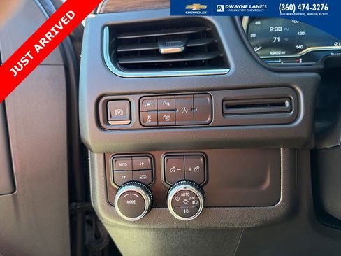 Used 2024 GMC Yukon SLT w/ SLT Luxury Package AWD/4WD image 14