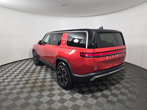 Used 2025 Rivian R1S Adventure image 3