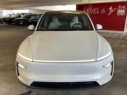 Used 2026 Tesla Model Y Long Range AWD/4WD image 2
