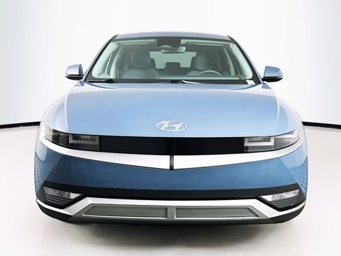 Used 2024 Hyundai Ioniq 5 SEL image 2