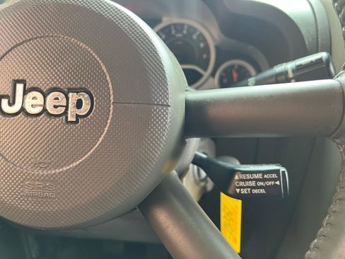 Used 2007 Jeep Wrangler Sahara AWD/4WD image 29