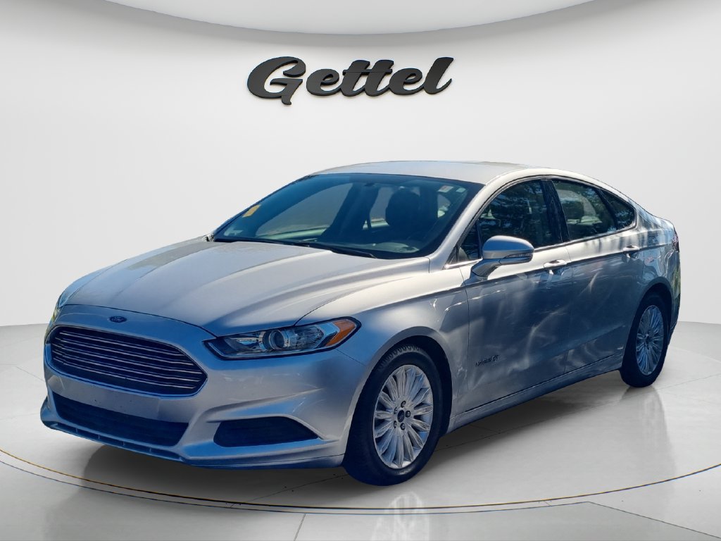 Used 2016 Ford Fusion SE FWD image 1
