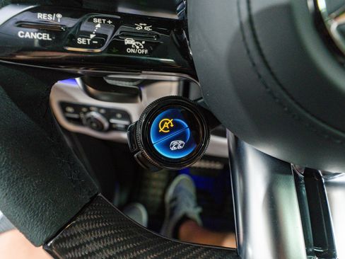 Used 2025 Mercedes-Benz G 63 AMG 4MATIC image 32