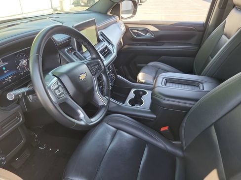 Used 2024 Chevrolet Suburban LT AWD/4WD image 3