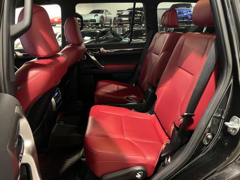Used 2023 Lexus GX 460 Luxury w/ Sport Design Package image 29