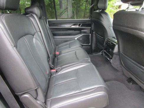 Used 2024 Jeep Wagoneer 2WD image 21