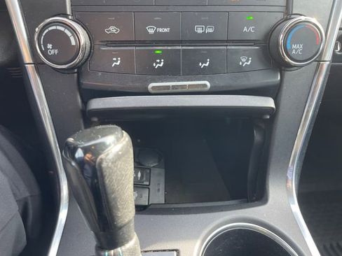 Used 2016 Toyota Camry SE image 22