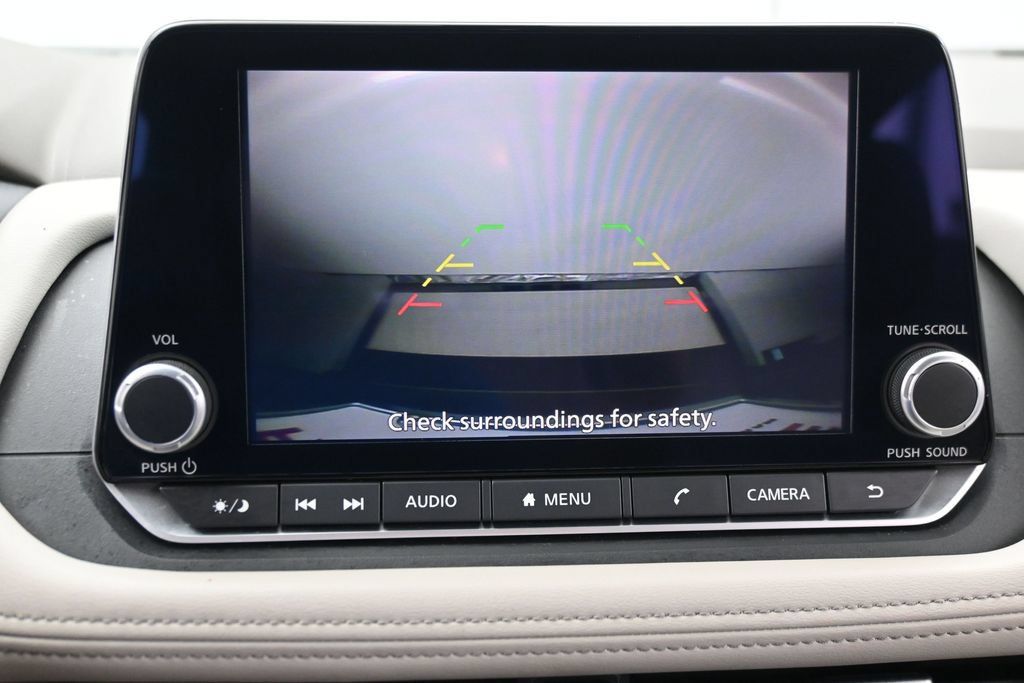 Used 2025 Nissan Rogue SV FWD image 16