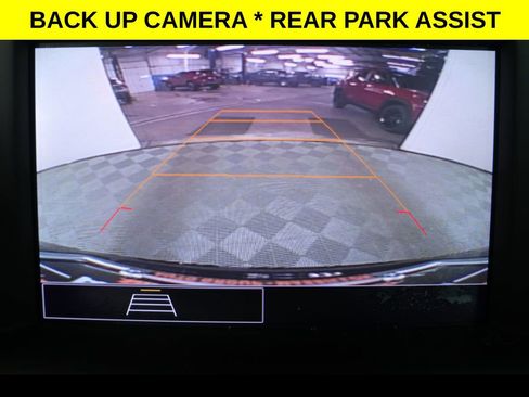 Used 2023 GMC Terrain SLE w/ Driver Convenience Package image 11