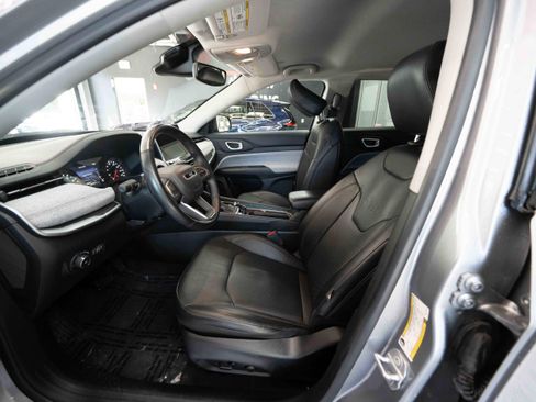 Used 2022 Jeep Compass Latitude image 9