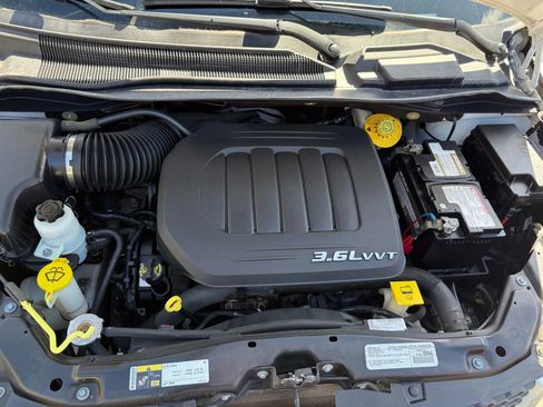 Used 2017 Dodge Grand Caravan SXT image 20