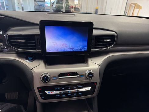 Used 2023 Ford Explorer XLT w/ Equipment Group 202A image 20