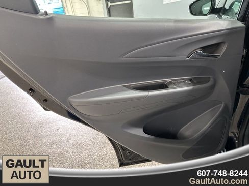 Used 2019 Chevrolet Bolt Premier w/ Infotainment Package image 14