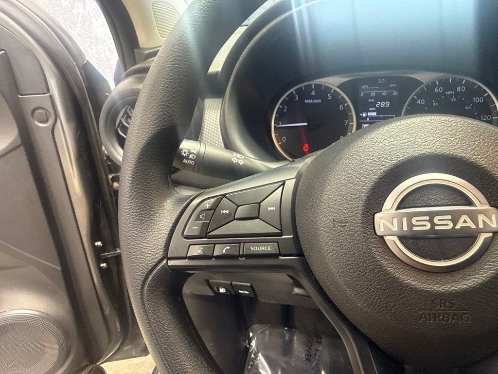 Used 2025 Nissan Kicks Play S FWD image 27