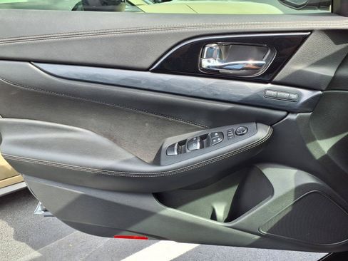 Used 2020 Nissan Maxima Platinum w/ Sport Mat Group FWD image 18