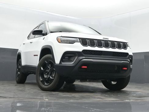 Certified 2023 Jeep Compass Trailhawk w/ Trailhawk Elite Group image 31