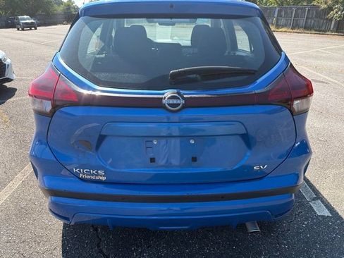 Used 2024 Nissan Kicks SV w/ Interior Electronics Package FWD image 6