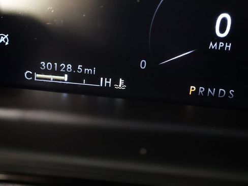 Used 2023 Lincoln Nautilus FWD image 37