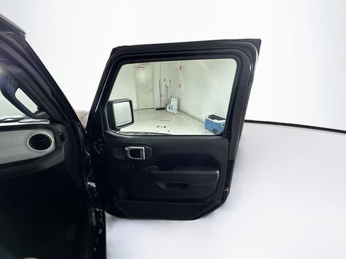 Used 2025 Jeep Wrangler Unlimited Sport AWD/4WD image 29