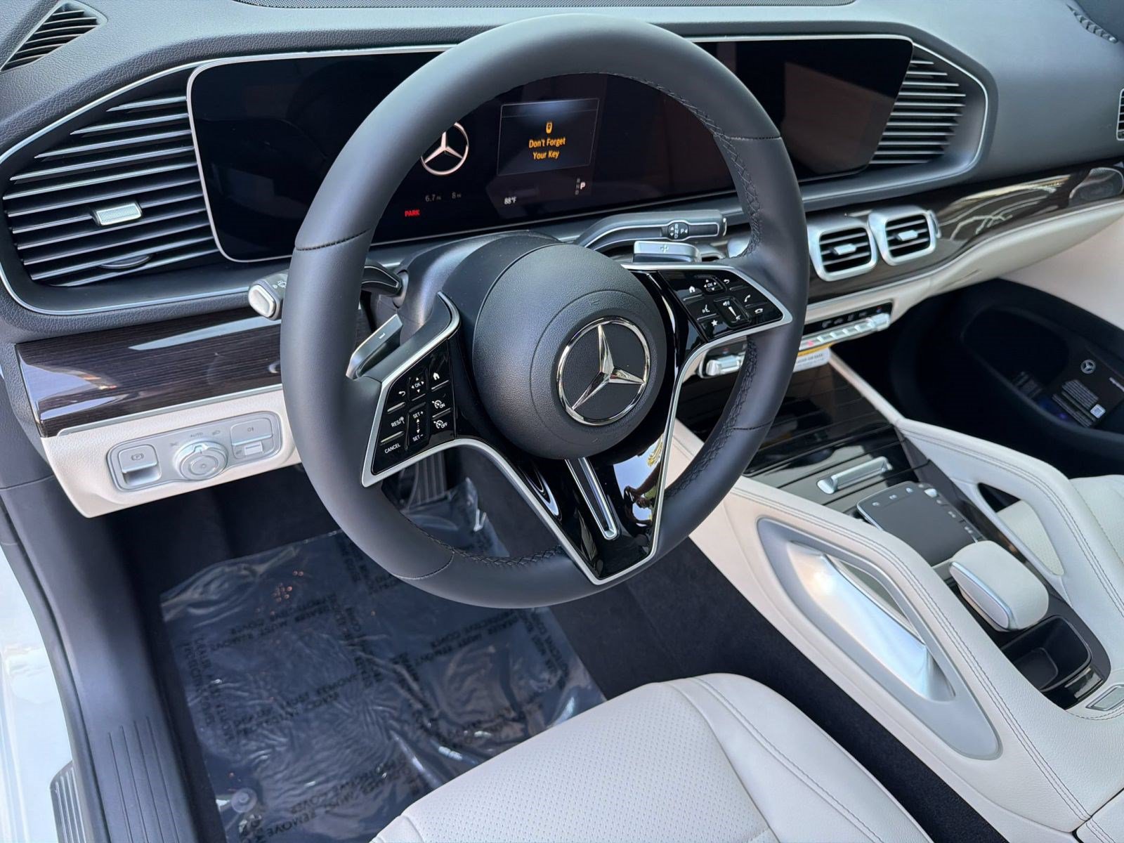 Used 2026 Mercedes-Benz GLE 350 4MATIC image 4
