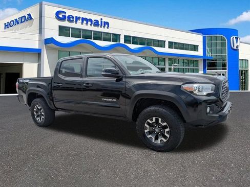 Used 2023 Toyota Tacoma TRD Off-Road w/ Technology Package AWD/4WD image 3