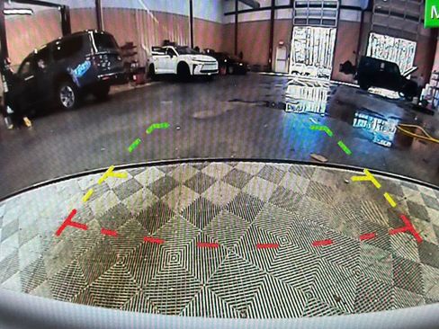 Used 2025 Nissan Pathfinder SL image 30