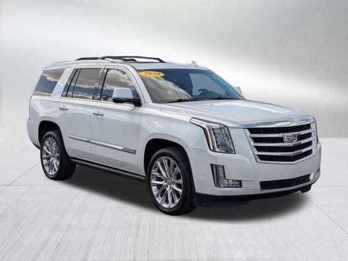 Certified 2020 Cadillac Escalade Premium Luxury AWD/4WD image 8