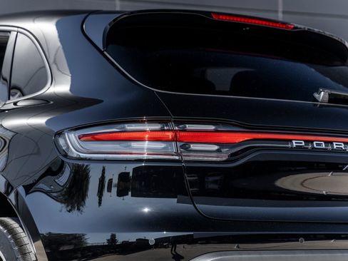 Certified 2026 Porsche Macan AWD/4WD image 14