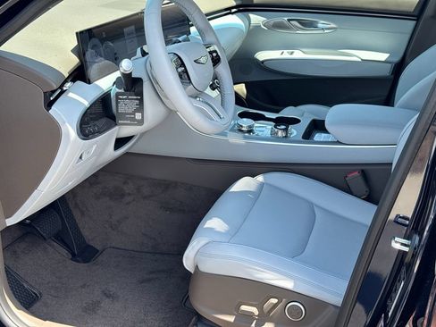 New 2026 Genesis GV70 2.5T Advanced AWD/4WD image 9