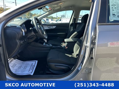 Used 2024 Kia Forte LXS w/ LXS Technology Package image 11
