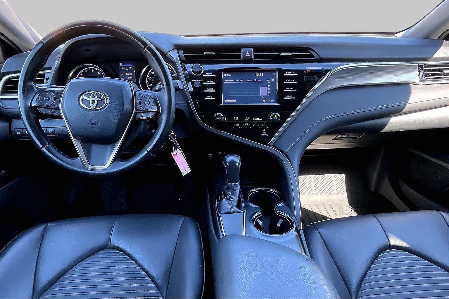 Used 2018 Toyota Camry SE FWD image 14