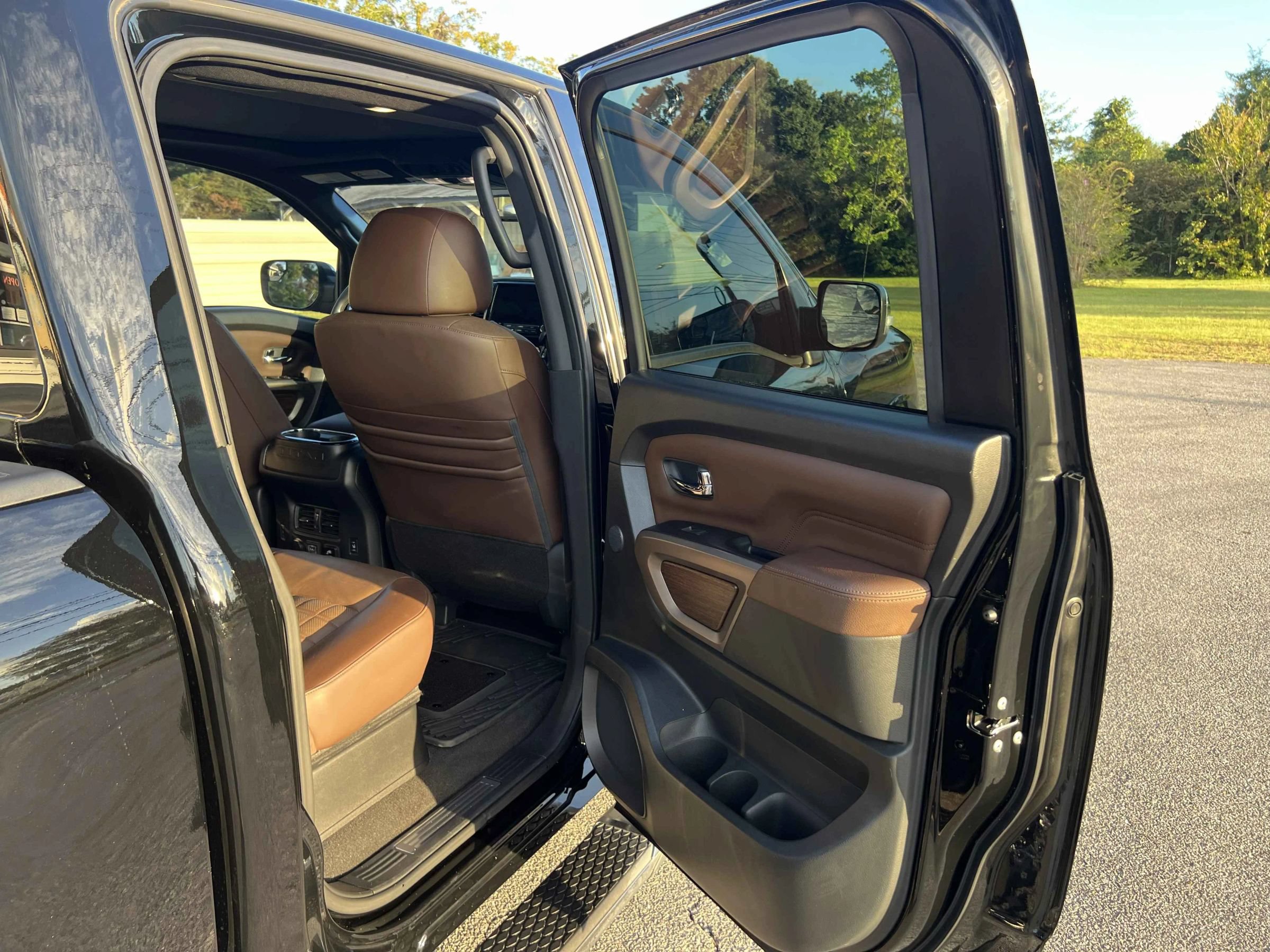 Used 2021 Nissan Titan Platinum Reserve w/ Moonroof Package RWD image 24