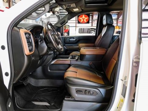 Used 2020 Chevrolet Silverado 3500 High Country image 6