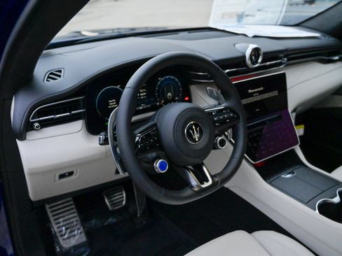 New 2026 Maserati Grecale Modena image 16