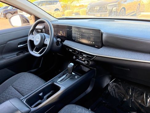 Used 2026 Nissan Kicks SV FWD image 15