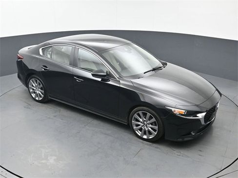 Used 2019 MAZDA MAZDA3 Sedan image 40