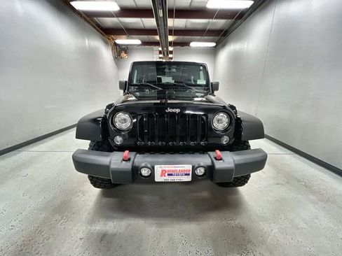 Used 2017 Jeep Wrangler Rubicon w/ Power Convenience Group AWD/4WD image 3