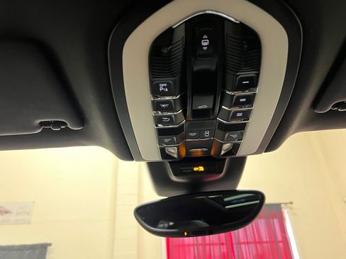 Used 2015 Porsche Macan S AWD/4WD image 33