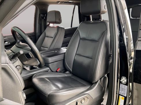Used 2024 Chevrolet Tahoe Z71 w/ Luxury Package AWD/4WD image 8