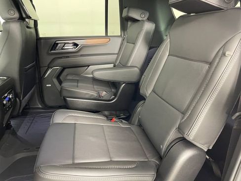New 2026 GMC Yukon XL Denali w/ Denali Reserve Package image 14