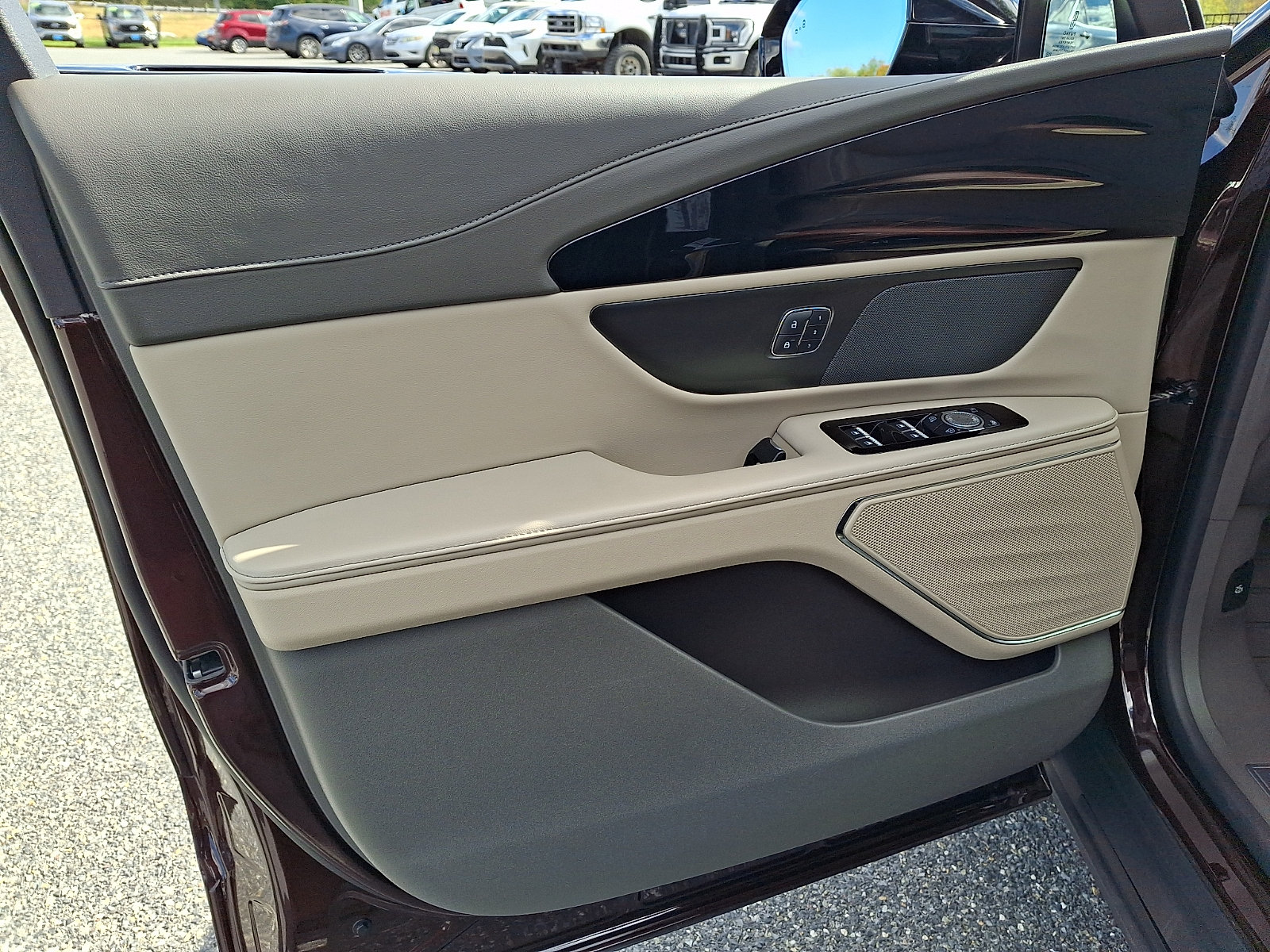 Used 2024 Lincoln Nautilus Premier AWD/4WD image 13