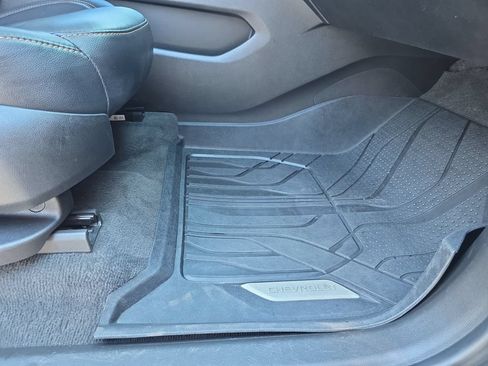 Used 2018 Chevrolet Traverse RS FWD image 32