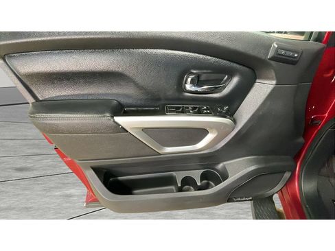 Used 2017 Nissan Titan SL AWD/4WD image 10