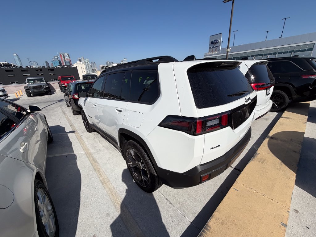 Used 2026 Jeep Cherokee Overland AWD/4WD image 4