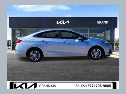 Used 2017 Chevrolet Cruze LT