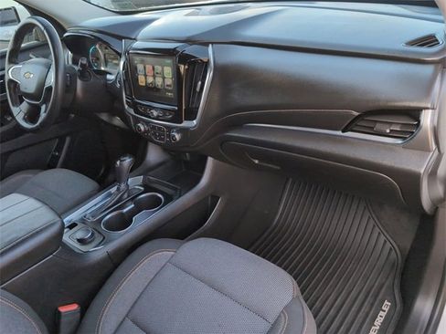 Used 2018 Chevrolet Traverse LT image 27