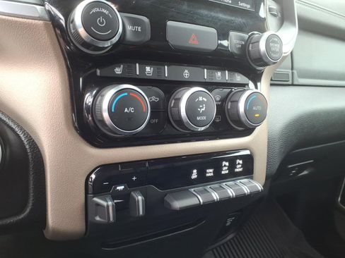 Used 2020 RAM 1500 Laramie AWD/4WD image 25