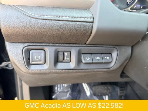 Used 2020 GMC Acadia Denali w/ Technology Package FWD image 33