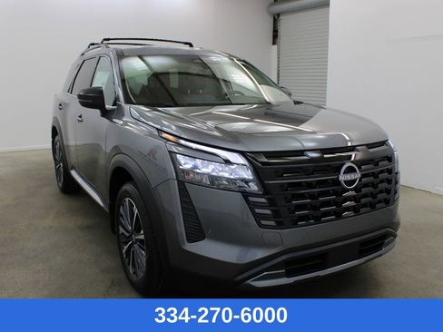 New 2026 Nissan Pathfinder Platinum image 5